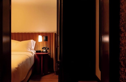 Gateway District Hotel | King Room Grandeur, Fidelity Hotel, Steps from Convention Center