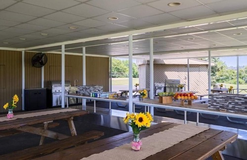 Dulles Apartment | King Room Near Capital City Ink WDC