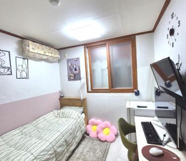 Chunghung Hostel | king's house