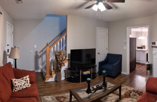 Winterville House | King size* ECU* Dining* Convenient Location*