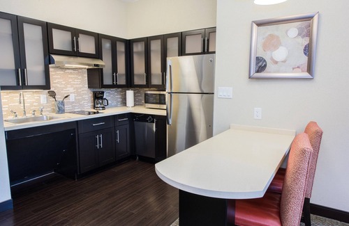 Newtonville Apartment | King Studio Near ALB, Downtown + UAlbany | Free Breakfast, Pool Access