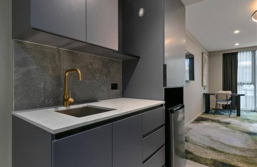 West Melbourne Apartment | King Studio Wheelchair accessible Apartment at Rosslyn Street Melbourne