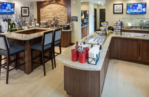 Wichita Falls Apartment | King Suite in Wichita Falls | Business Center On-Site + Free Breakfast