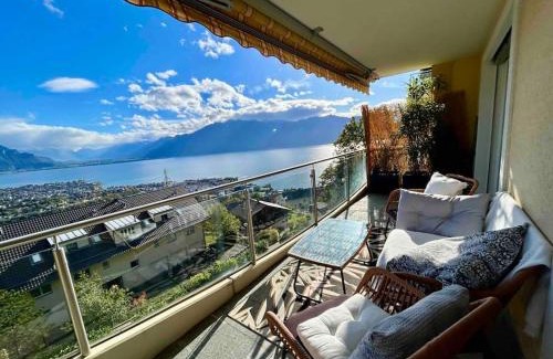 Chardonne Apartment | King Suite - Mountains & Lake Panoramic view
