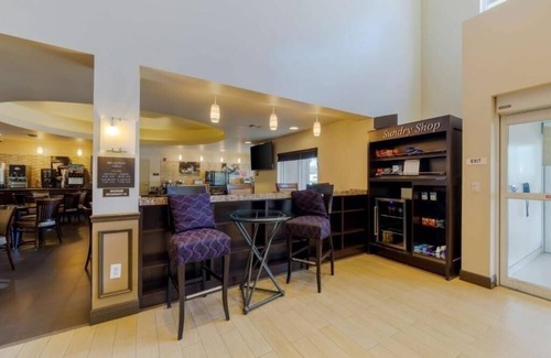 Miami Springs Apartment | King Suite Near Curtiss Mansion MIA