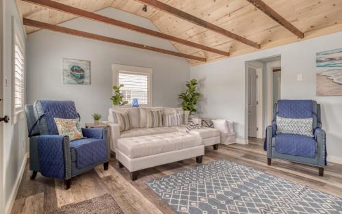 Rockaway Beach Apartment | King Tide - Meredith Lodging