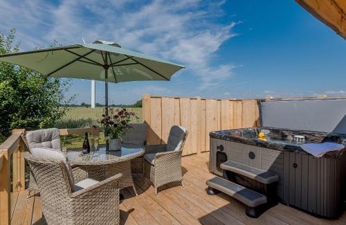 Astbury House | Kingfisher Cabin