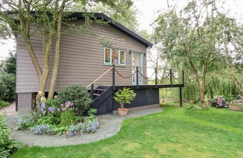 Farndon House | Kingfisher Chalet