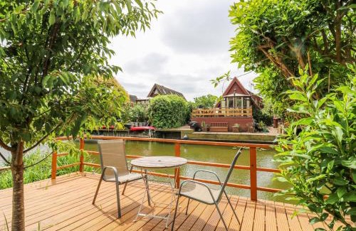 Thistley Green House | Kingfisher
