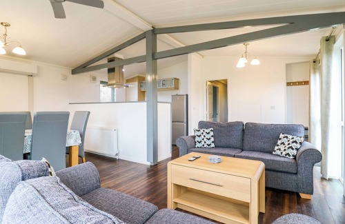 Little Stukeley Cottage | KINGFISHER, pet friendly, with a garden in Ramsey, Huntingdon