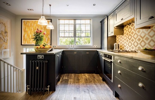 Kings Cross St. Pancras House | Kings Cross, renovated period property, quiet tree lined street, central London