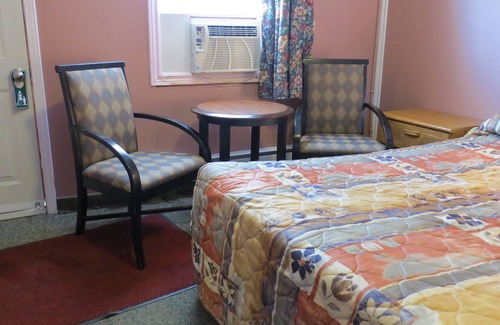 Orillia Hotel | Kings Inn - Orillia