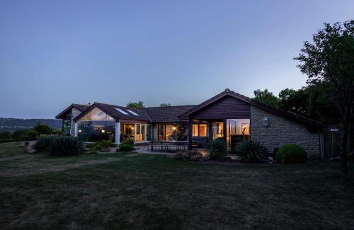 Compton Martin House | Kingsley Lake View
