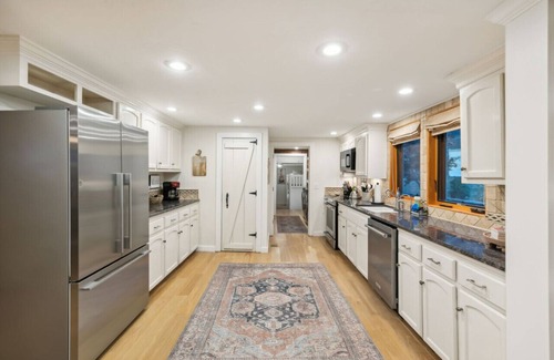 Kingston Springs Cabin | Kingston Cabin with Pool - 30 mins from Nashville