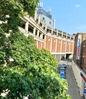 Grove Apartment | Kingston Studio, ideal for professionals relocators and leisure stays, near Kingston Station and Shopping Centre