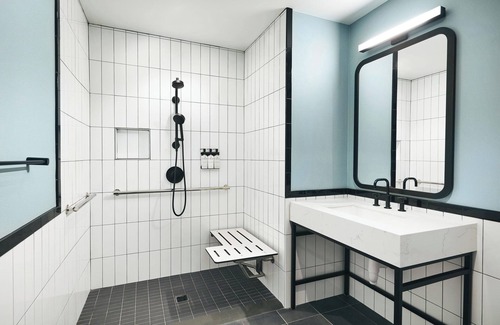 Downtown Cincinnati Hotel | Kinley Cincinnati Downtown, a Tribute Portfolio Hotel
