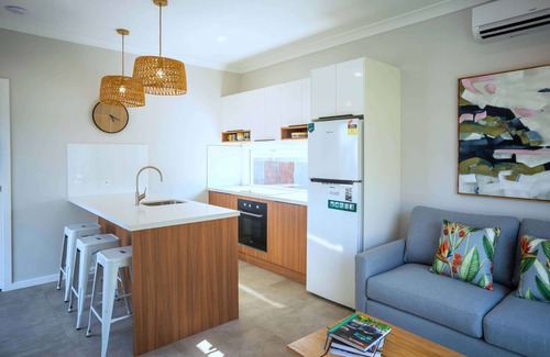 Parkes Villa | Kirsten Accommodation Parkes