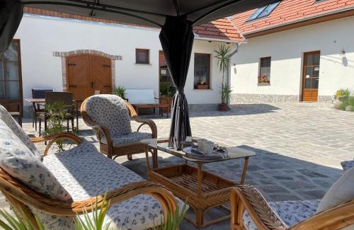 Szentendrei House | Kis-Duna Vendégház