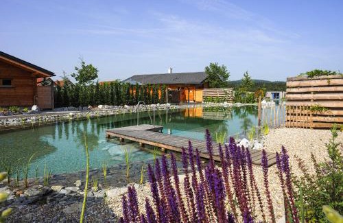 Schiltern Ski Chalet | Kittenberger Chalets am Gartensee