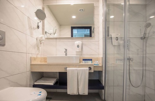 Orhaniye House | KIZ KUMU PLAJINA 5DK MESAFEDE COCUK OYUN SALONU İLE AİLE BOYU APARTMAN DAİRESİ