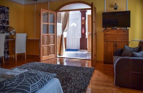 Szentes Apartment | Klára Apartman