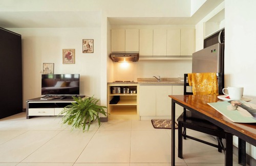 Legazpi Village Apartment | KL Tower