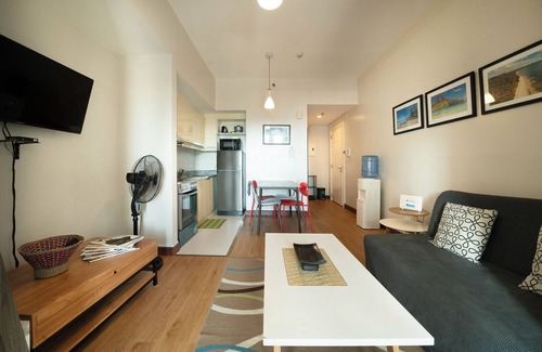 Legazpi Village Apartment | KL Tower