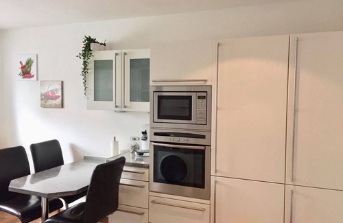 Kaiserslautern Apartment | KL30: Modern Apartment with AC near Train Station