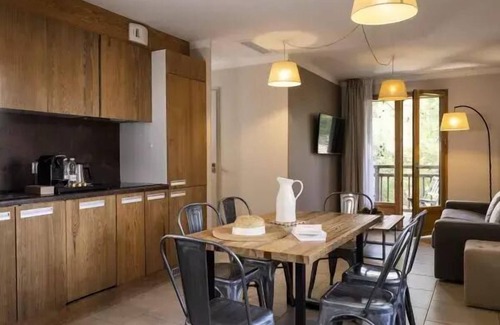 Claouey Apartment | Klassische Lodge mit 2 Schlafzimmern und 4 Personen