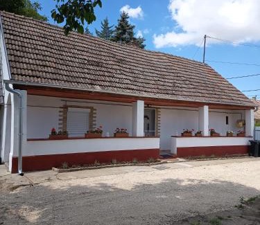 Deg Apartment | Klasszikus Dégi Pihenő
