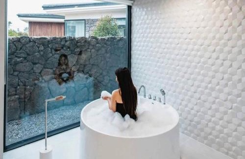 Hallim House | Kleinblue stay