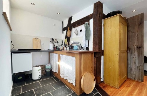 Detmold Apartment | Kleine Ferienwohnung mit Kaminofen Mitten im Grünen