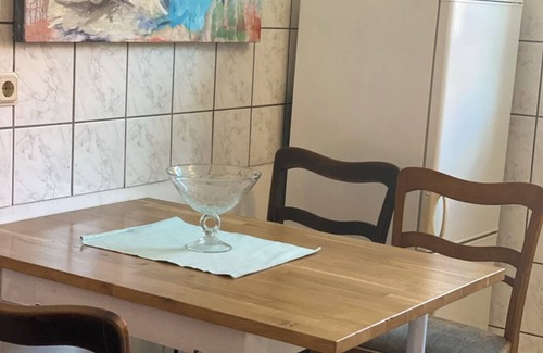 Wehretal Apartment | Kleines Altes Fachwerkhäuschen Bietet Platz für 10 Personen
