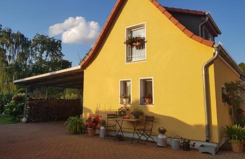 Berliner Chaussee Apartment | Kleines Zuhause