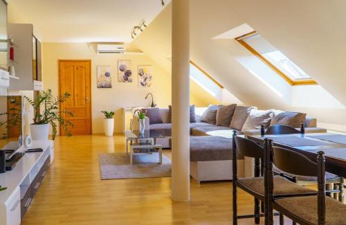 Pecs Apartment | KLEO Apartman