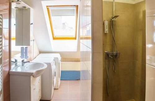 Pecs Apartment | KLEO Apartman