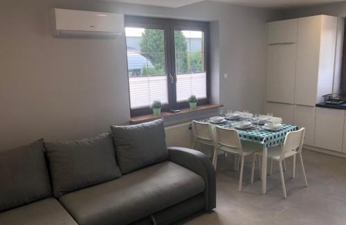 Kielce Apartment | Klimatyzowane Apartamenty i Pokoje przy Targach Kielce