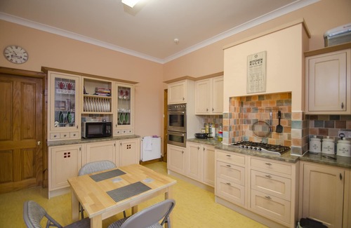 Airdrie House | Knight's Rest Guest House