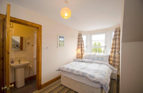 Airdrie House | Knight's Rest Guest House