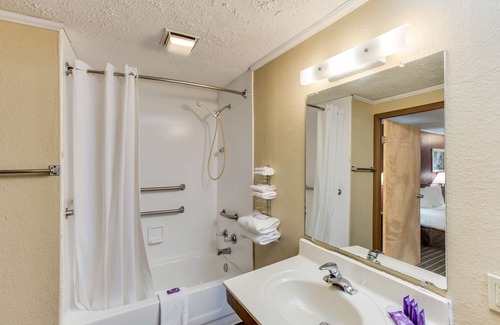 Summit Hotel | Knights Inn Ashland