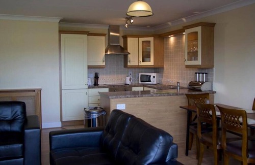 Trim Cottage | Knightsbrook Courtyard Houses