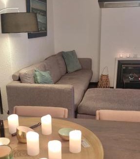 Knokke Apartment | Knokke zeedijk met frontaal zeezicht nabij Rubensplein en casino, 20m van strand