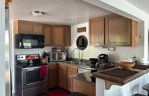 Cambridge Springs House | KnotRLake a cozy get-a-way with a lake view!