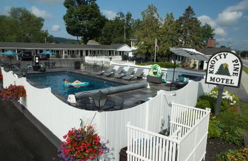 Bennington Hotel | Knotty Pine Motel