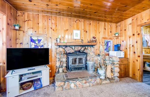 Big Bear City House | Knotty Pine Tavern