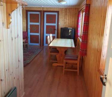 Al Municipality House | Knutebu Two-Bedroom Cottage