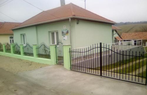 Uppony House | KOÓS VENDÉGHÁZ
