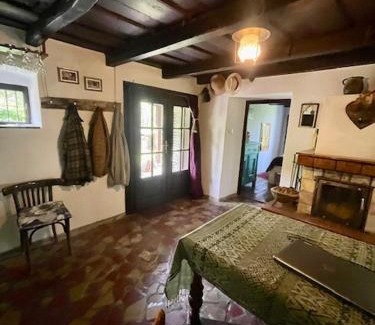 Raposka House | Kofal Pince 1