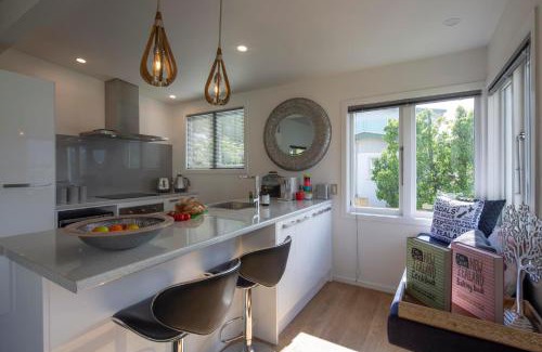 Queenstown House | Kohanga Rua Cottage by Amazing Accom