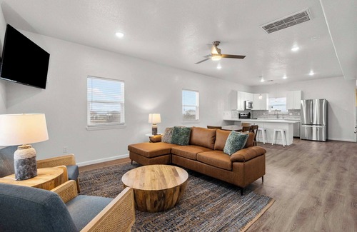 Surfside Beach House | Kokomo - Bay & Beach View-Family & Pet Friendly